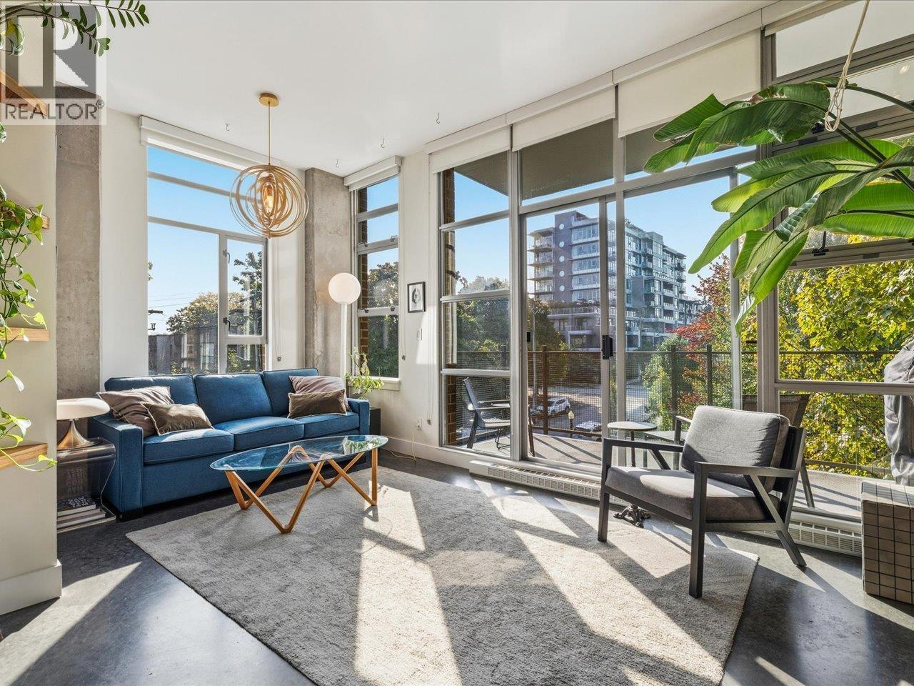 304 2635 Prince Edward Street Property Photo 2