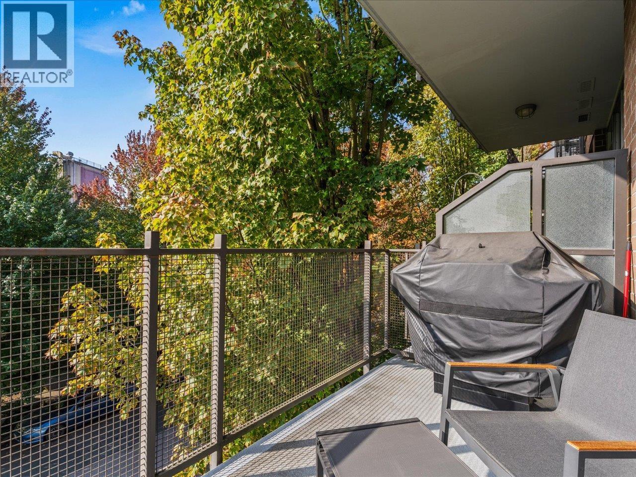 304 2635 Prince Edward Street Property Photo 18