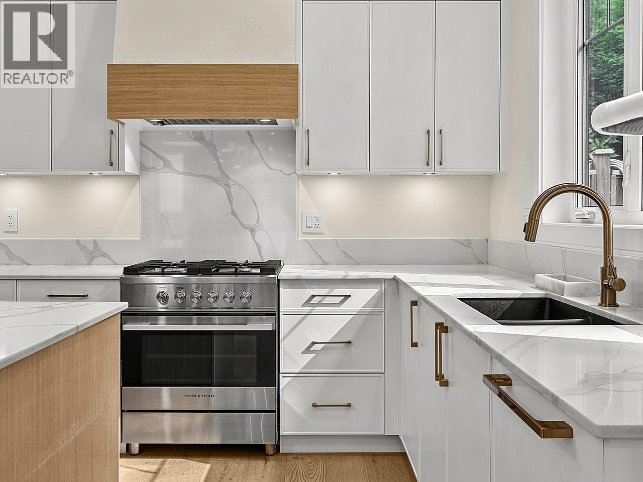11486 Railway Avenue Property Photo 13