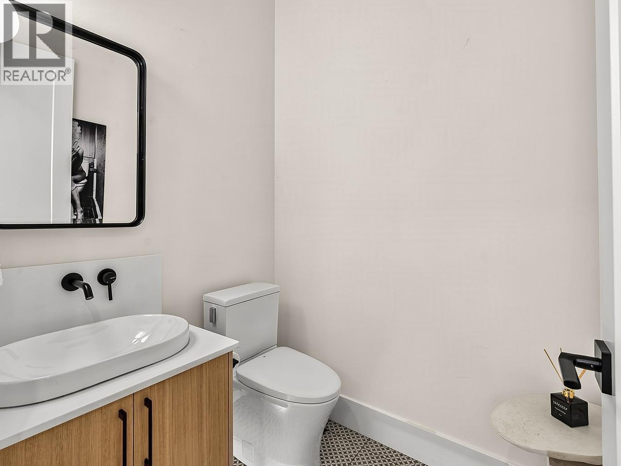 11486 Railway Avenue Property Photo 15