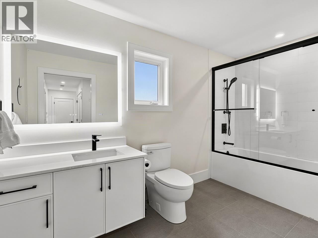 11486 Railway Avenue Property Photo 25