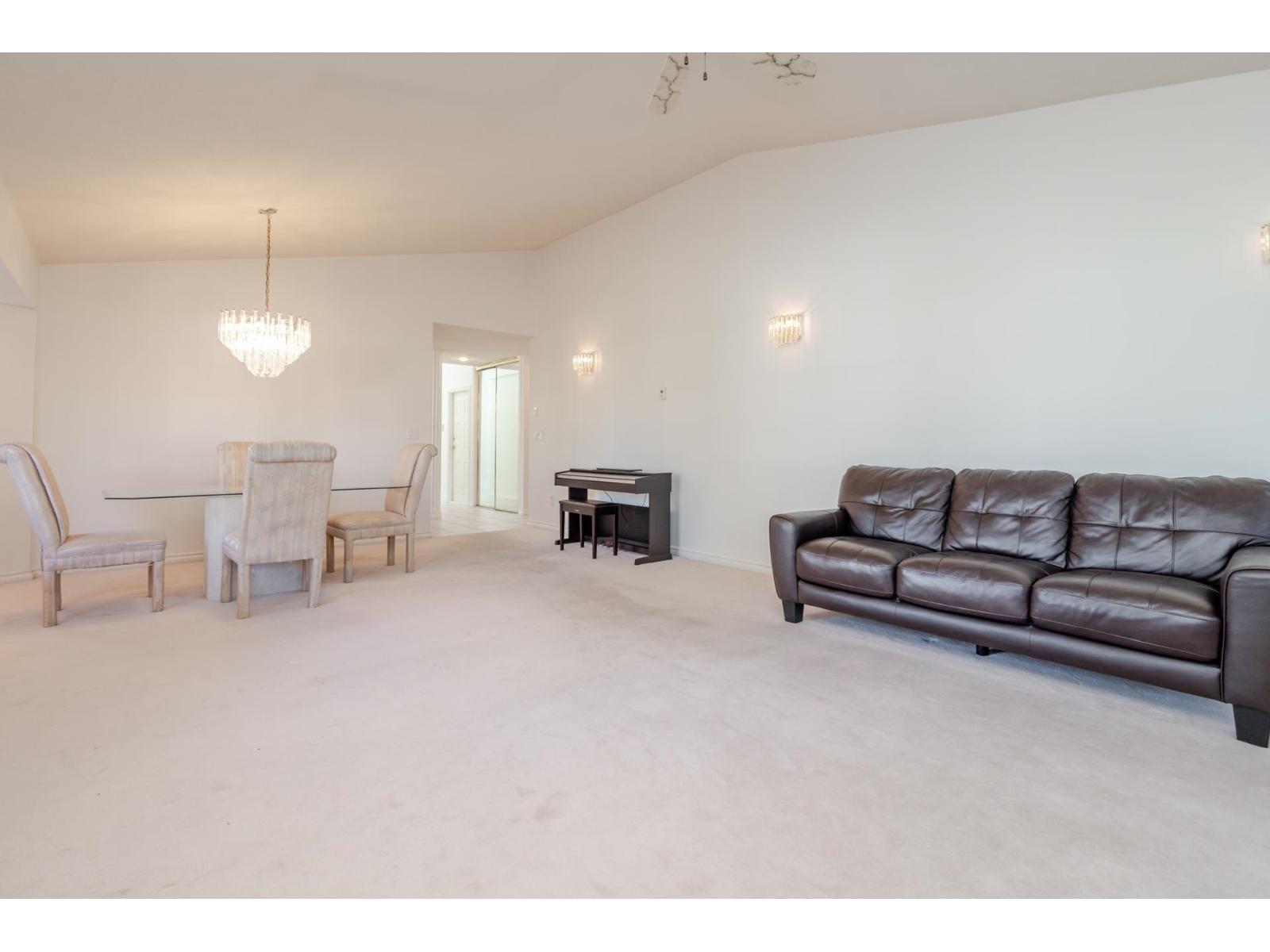 49 21746 52 Avenue Property Photo 17