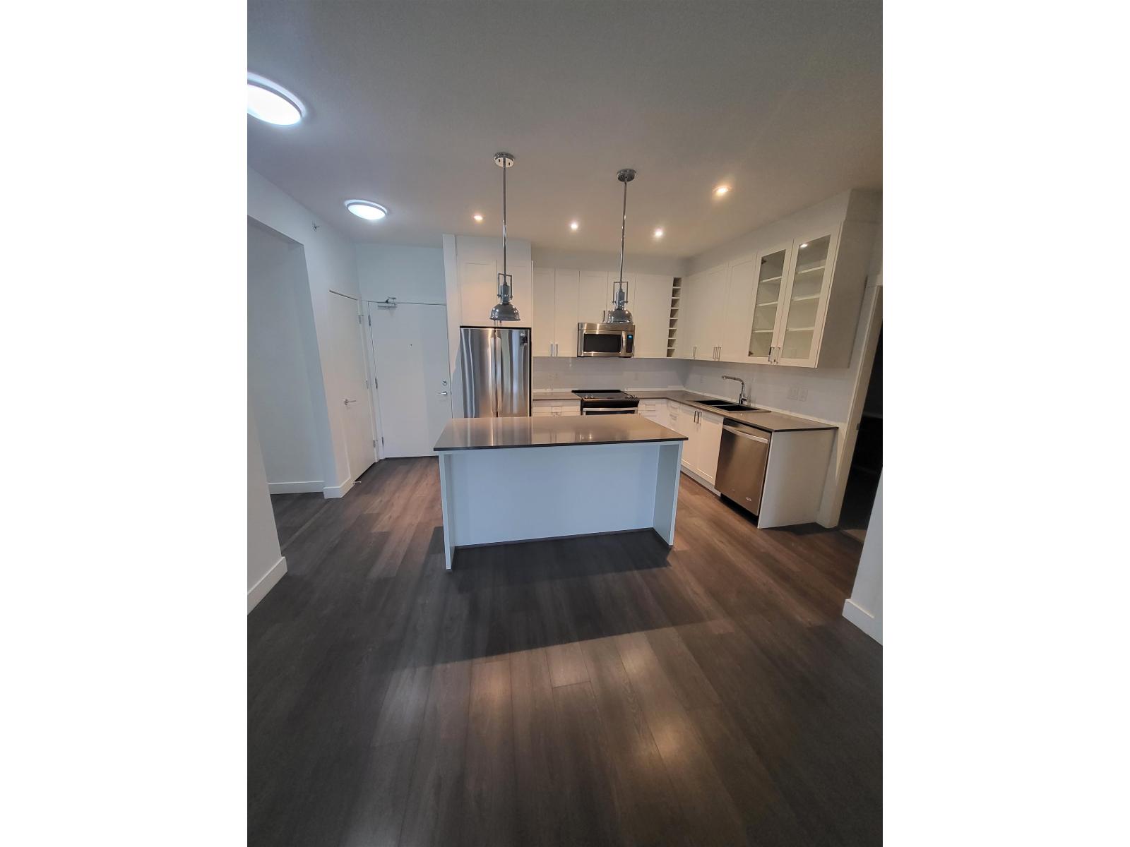 402 16398 Avenue 64 Avenue Photo de la propriété 1