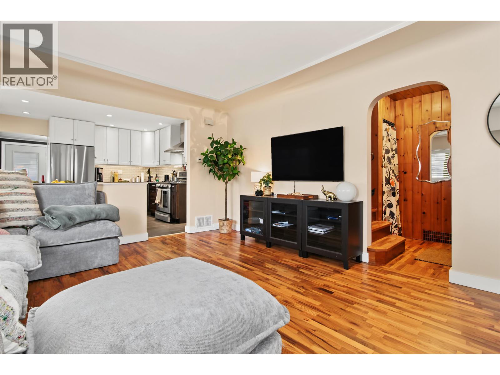 920 Chilliwack Street Property Photo 3