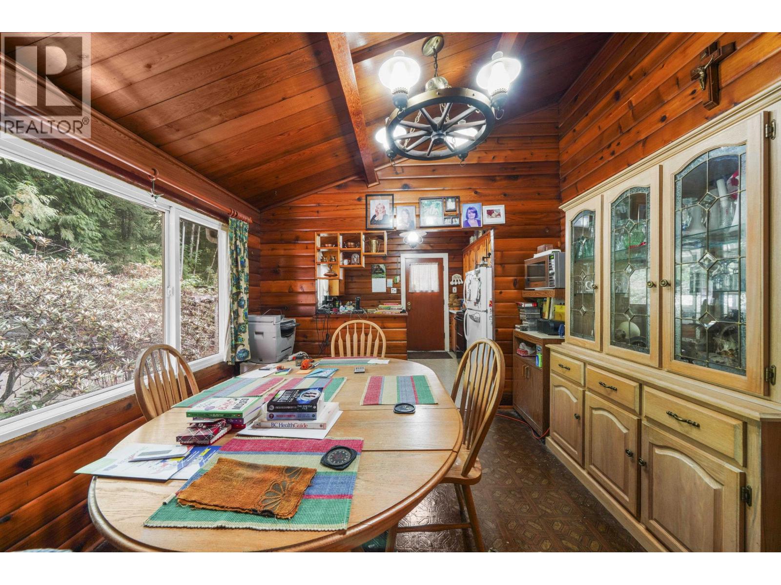 10941 249 Street Property Photo 4