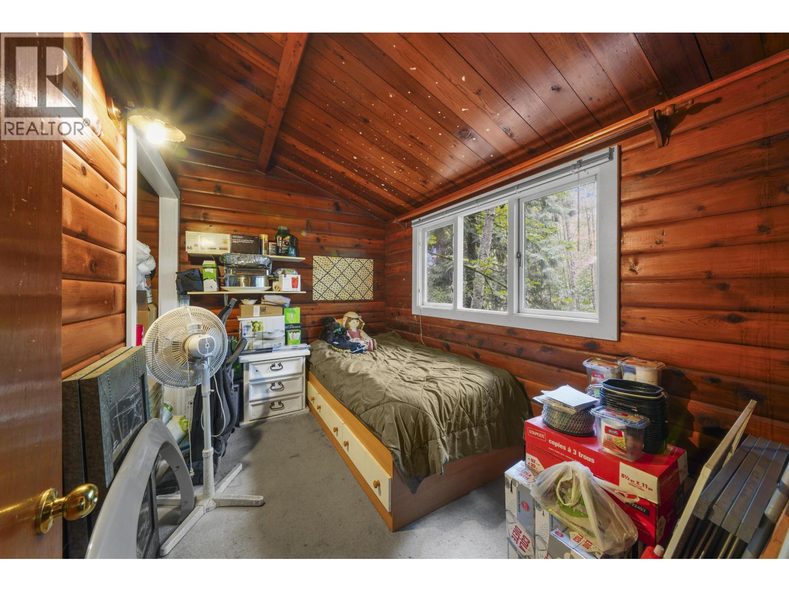 10941 249 Street Property Photo 9