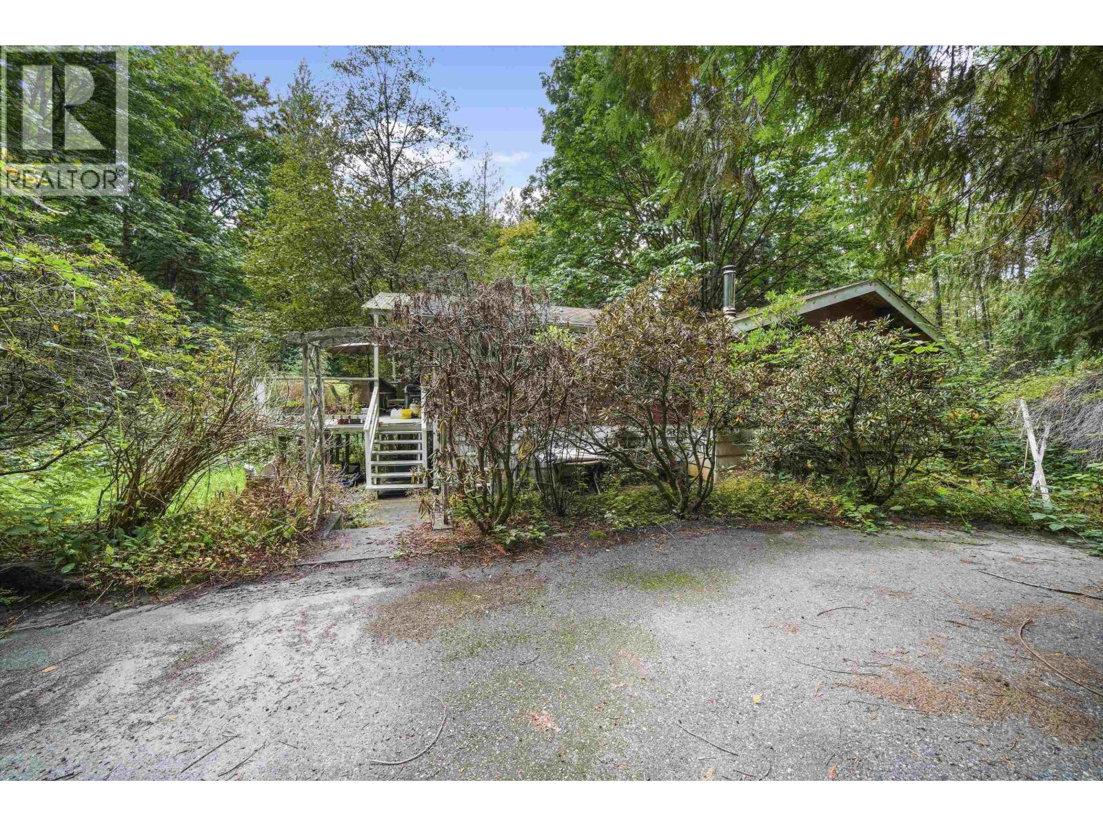 10941 249 Street Property Photo 16