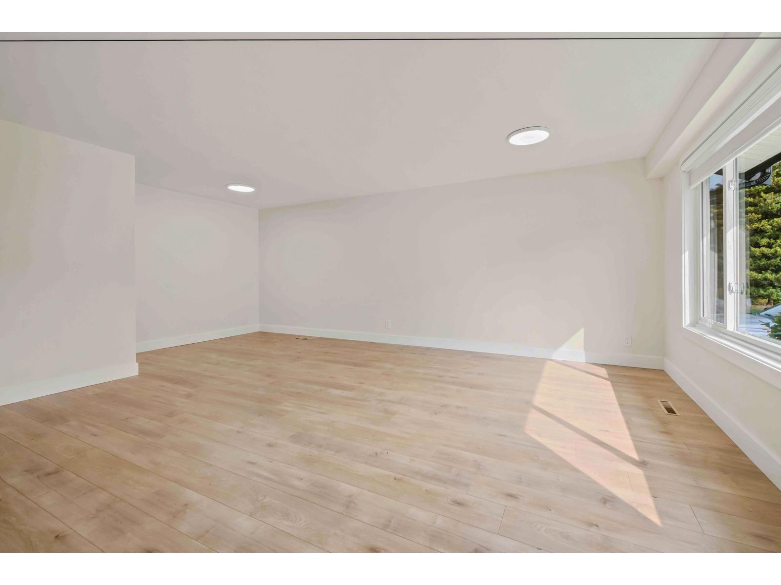 11055 Oriole Drive Property Photo 8