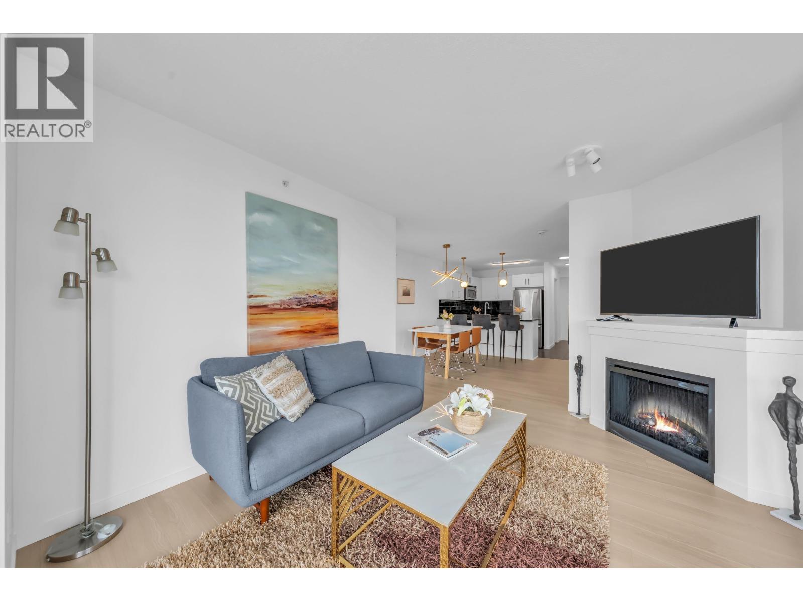2705 2133 Douglas Road Property Photo 5