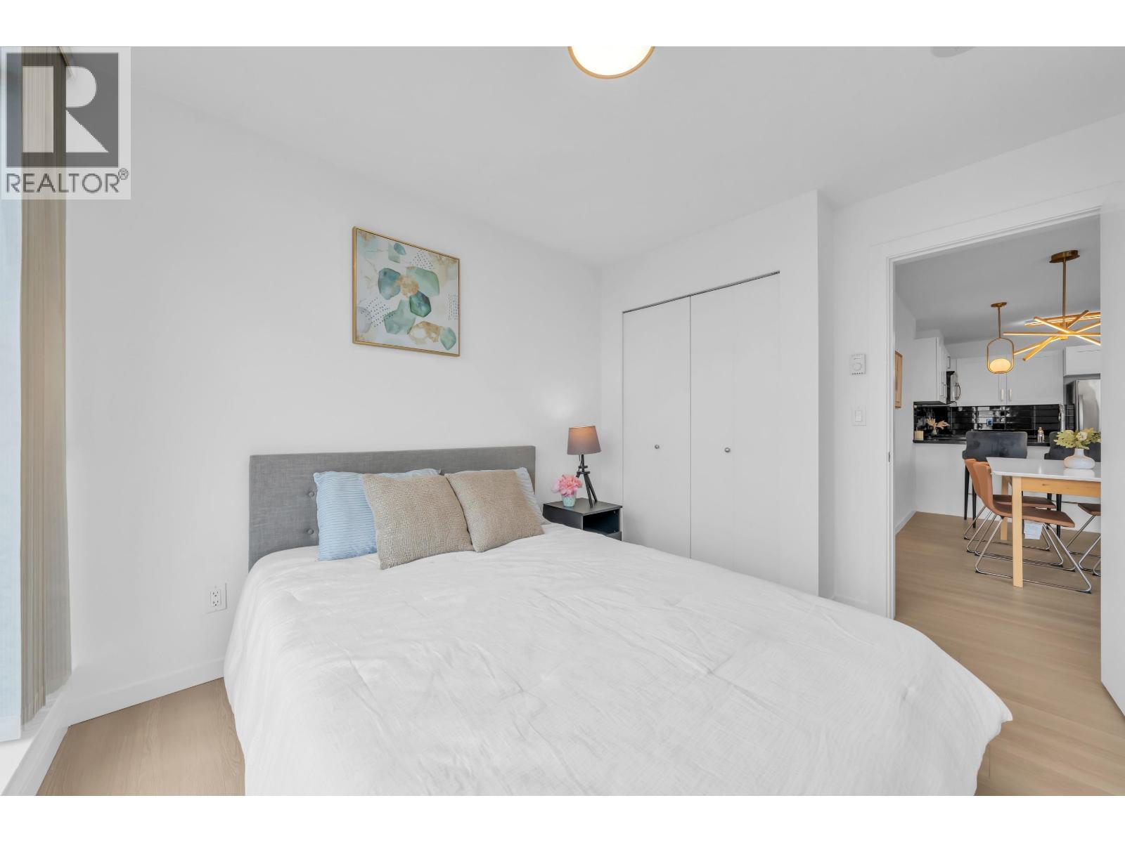 2705 2133 Douglas Road Property Photo 17
