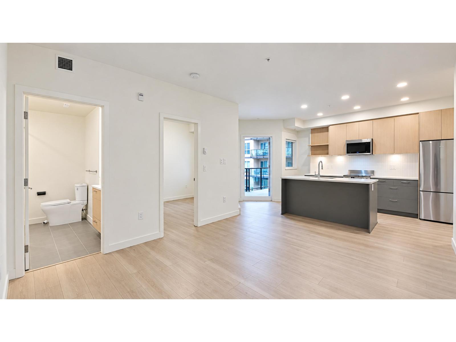 217 10777 138 Street Property Photo 5