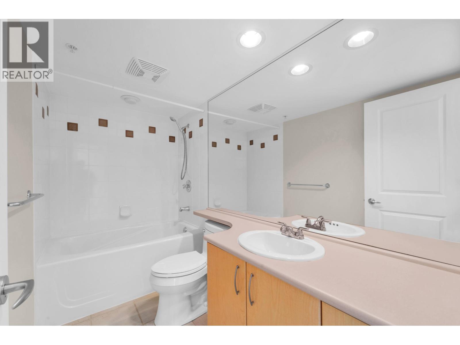 1106 8460 Granville Avenue Property Photo 18