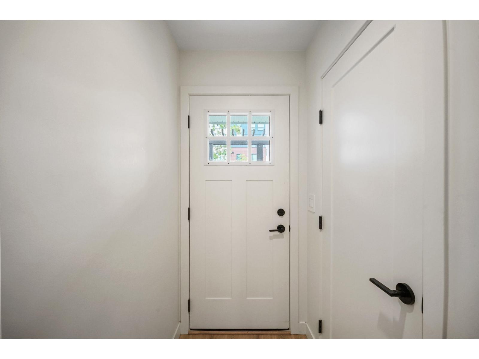 39 7937 206 Street Property Photo 4
