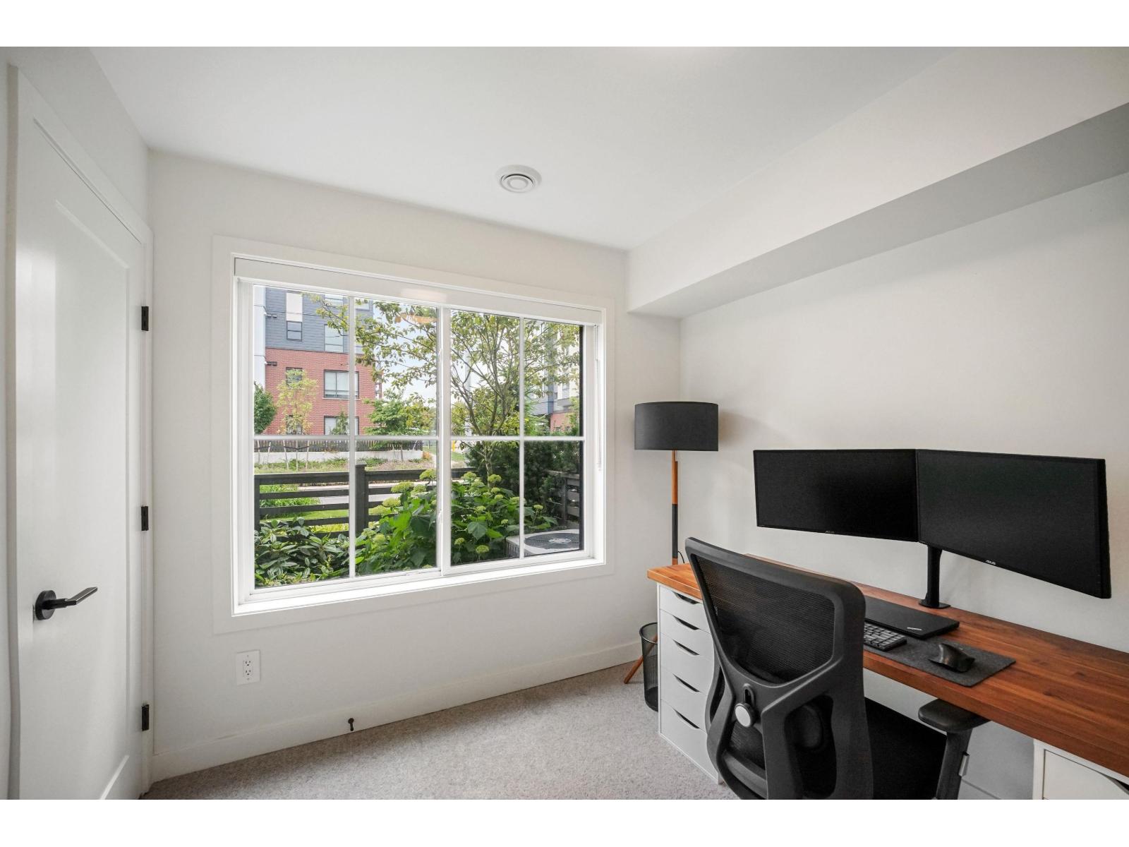 39 7937 206 Street Property Photo 7