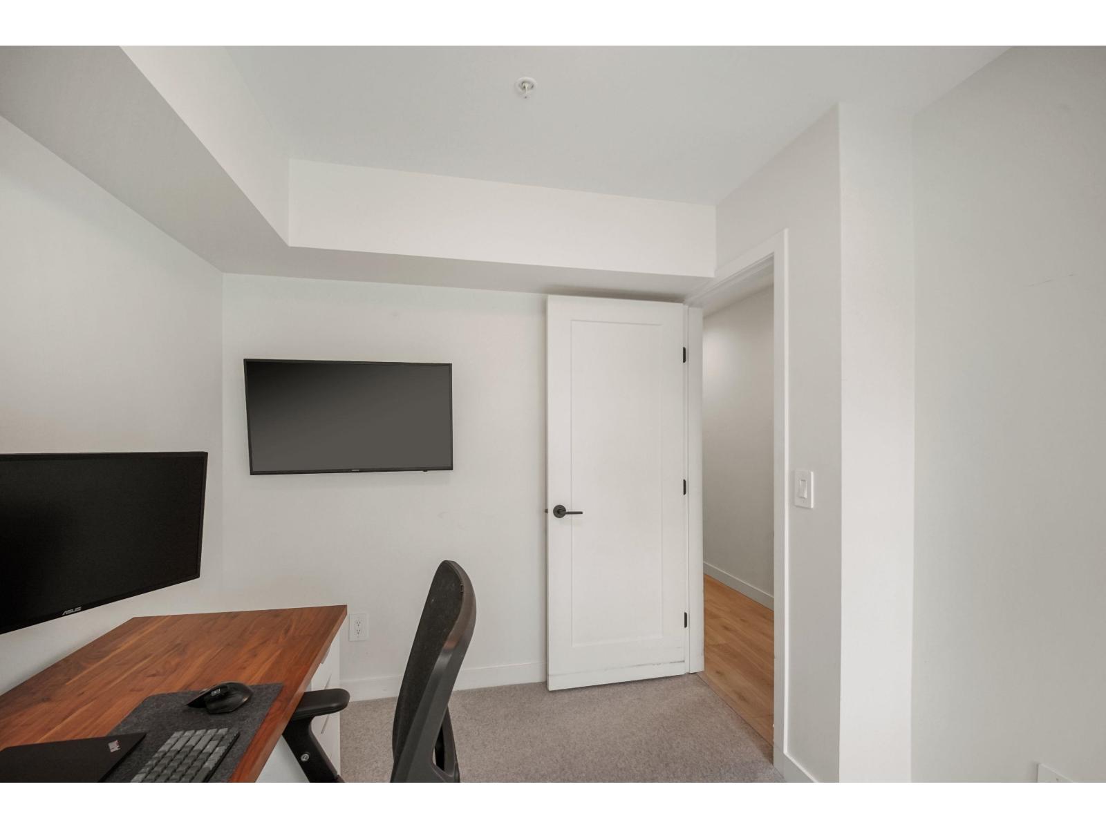 39 7937 206 Street Property Photo 8