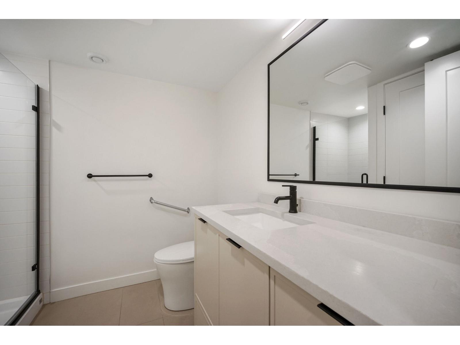 39 7937 206 Street Property Photo 9
