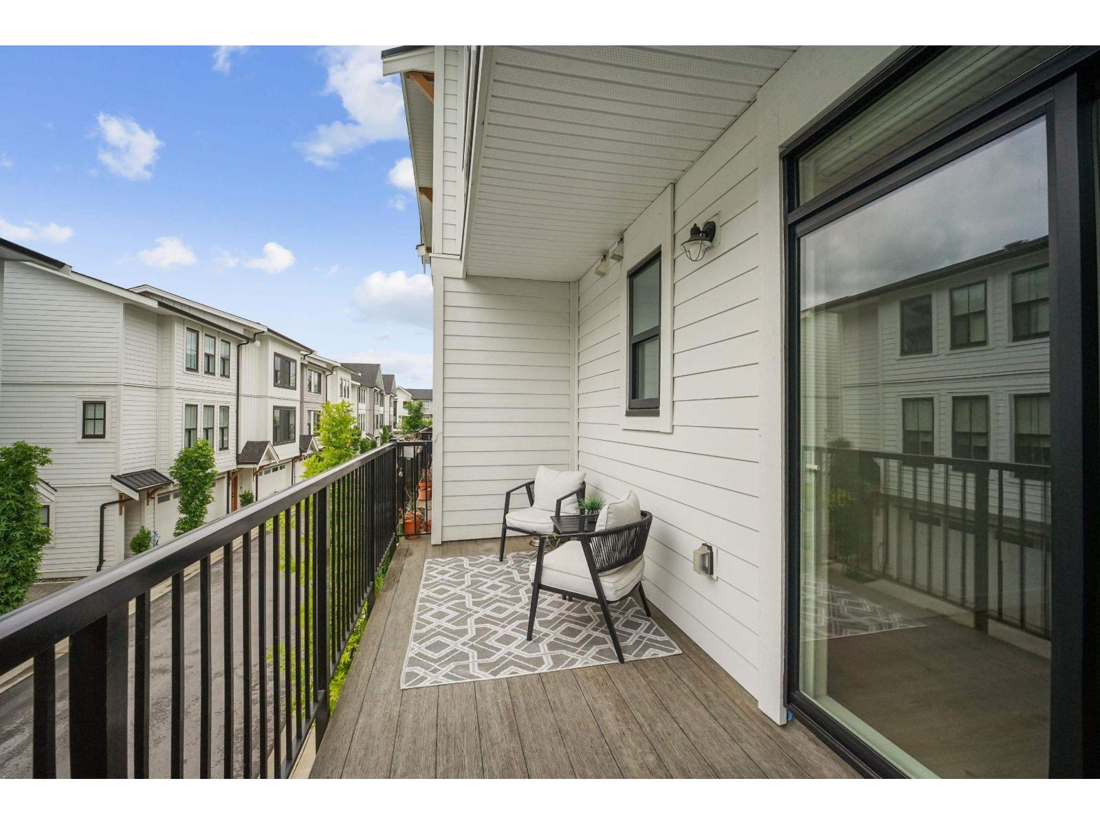 39 7937 206 Street Property Photo 16