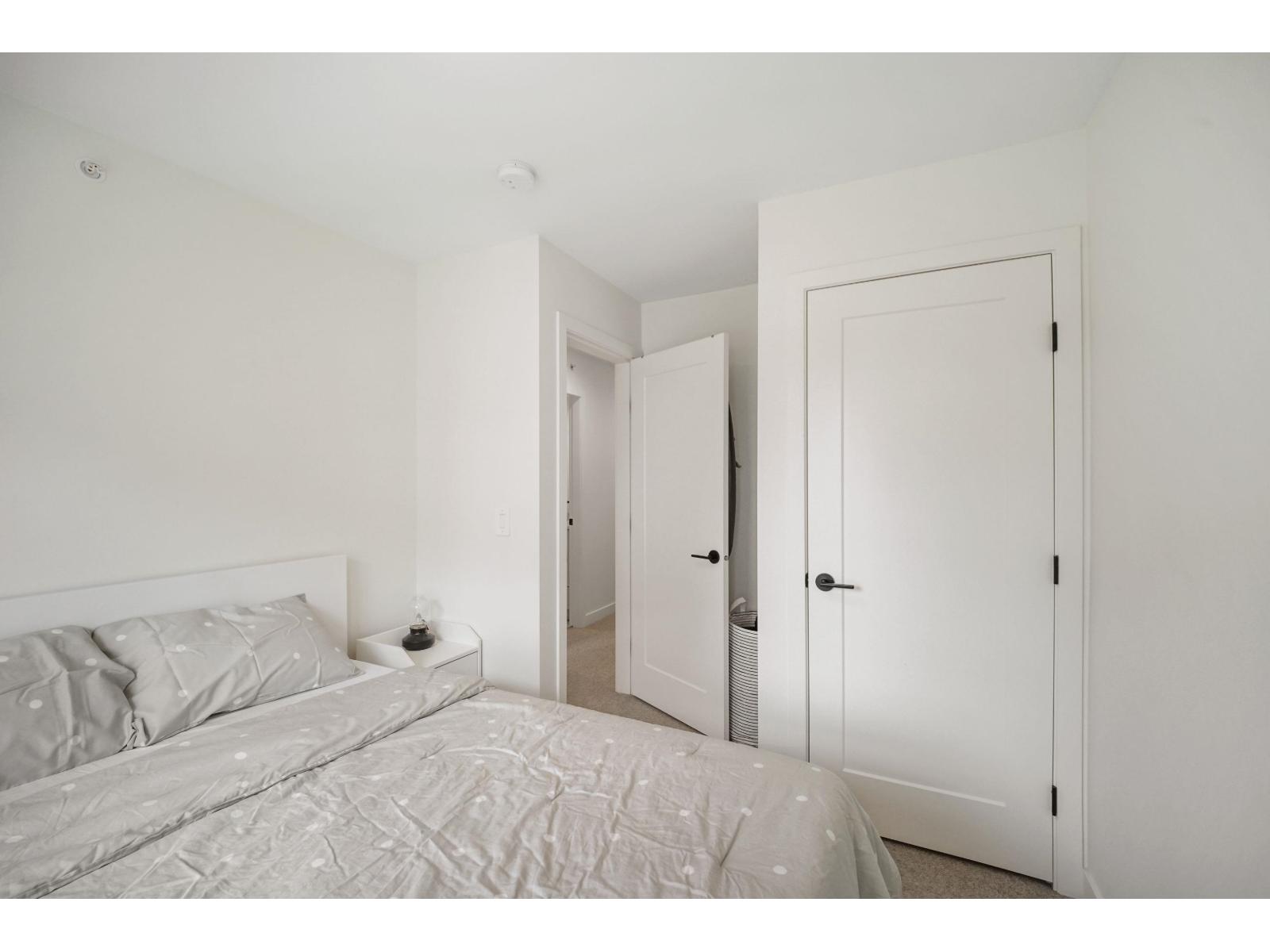 39 7937 206 Street Property Photo 20