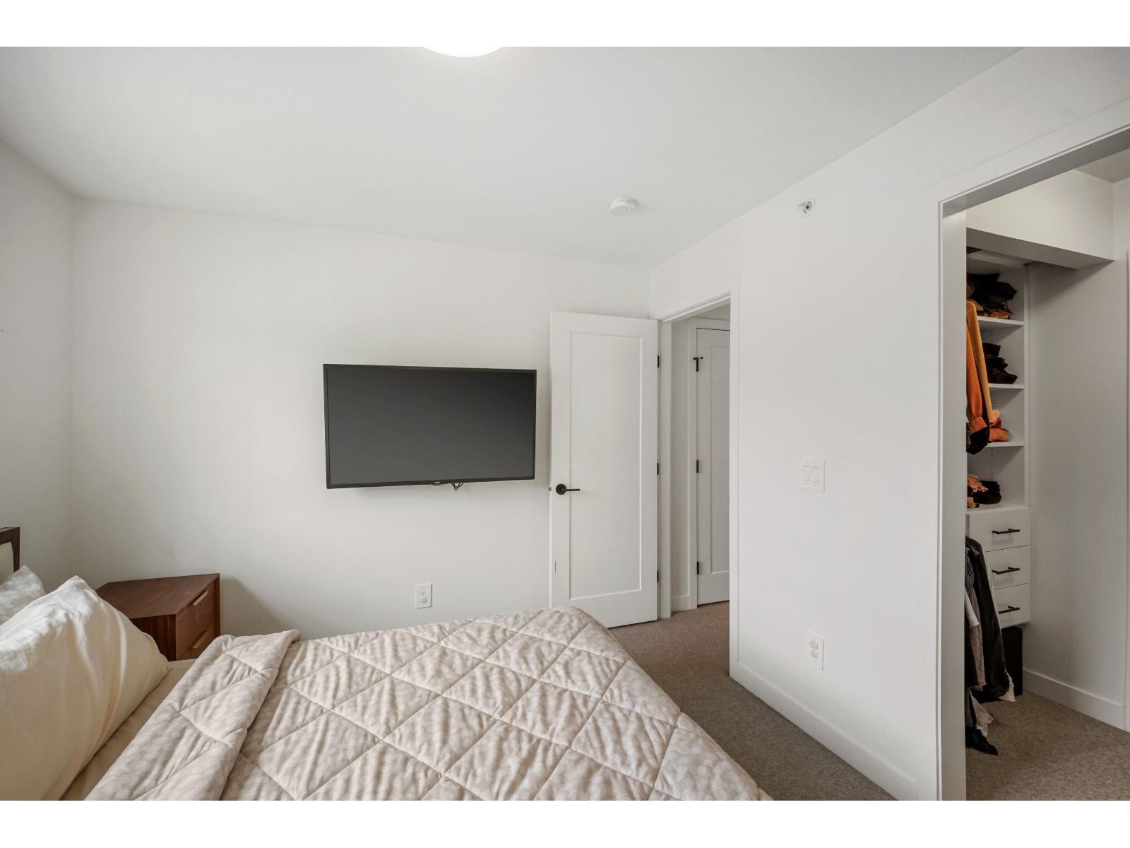 39 7937 206 Street Property Photo 22