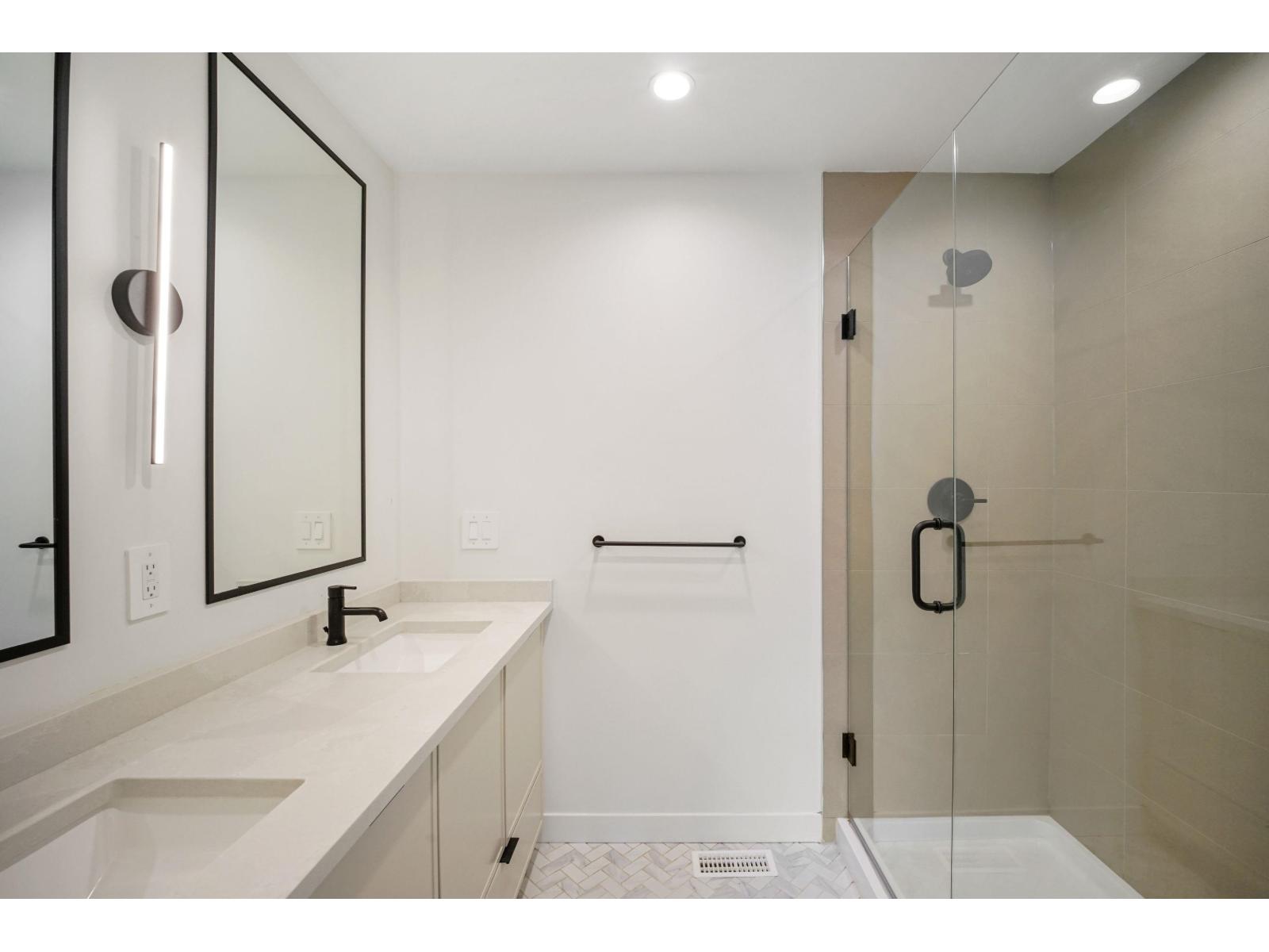 39 7937 206 Street Property Photo 25