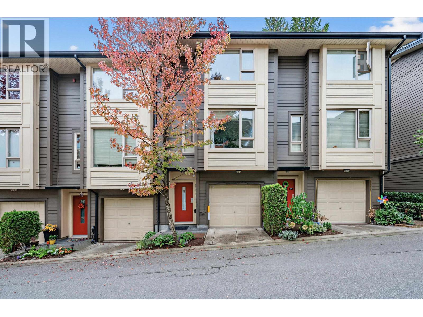 26 9229 University Crescent Property Photo 1
