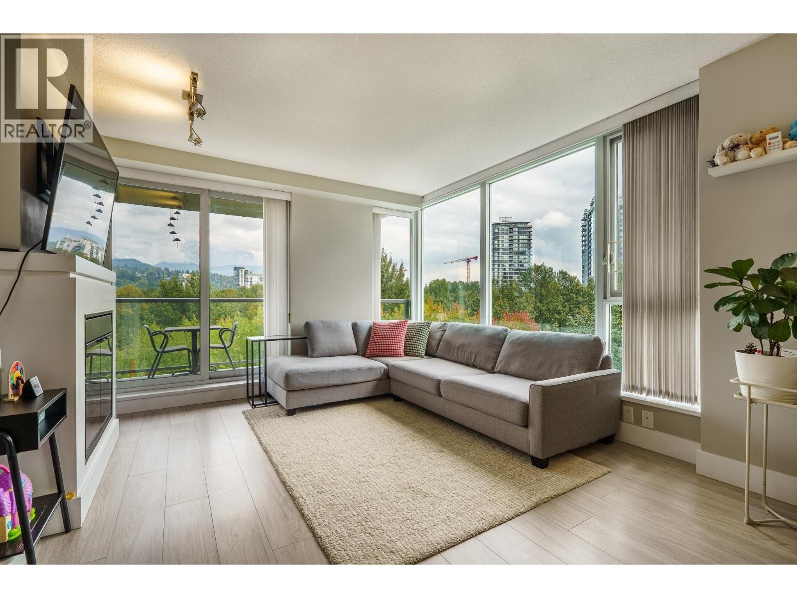 1208 660 Nootka Way Property Photo 3