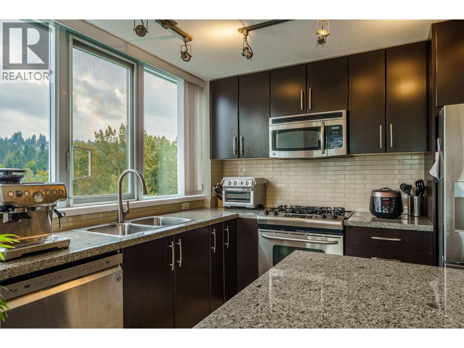 1208 660 Nootka Way Property Photo 11