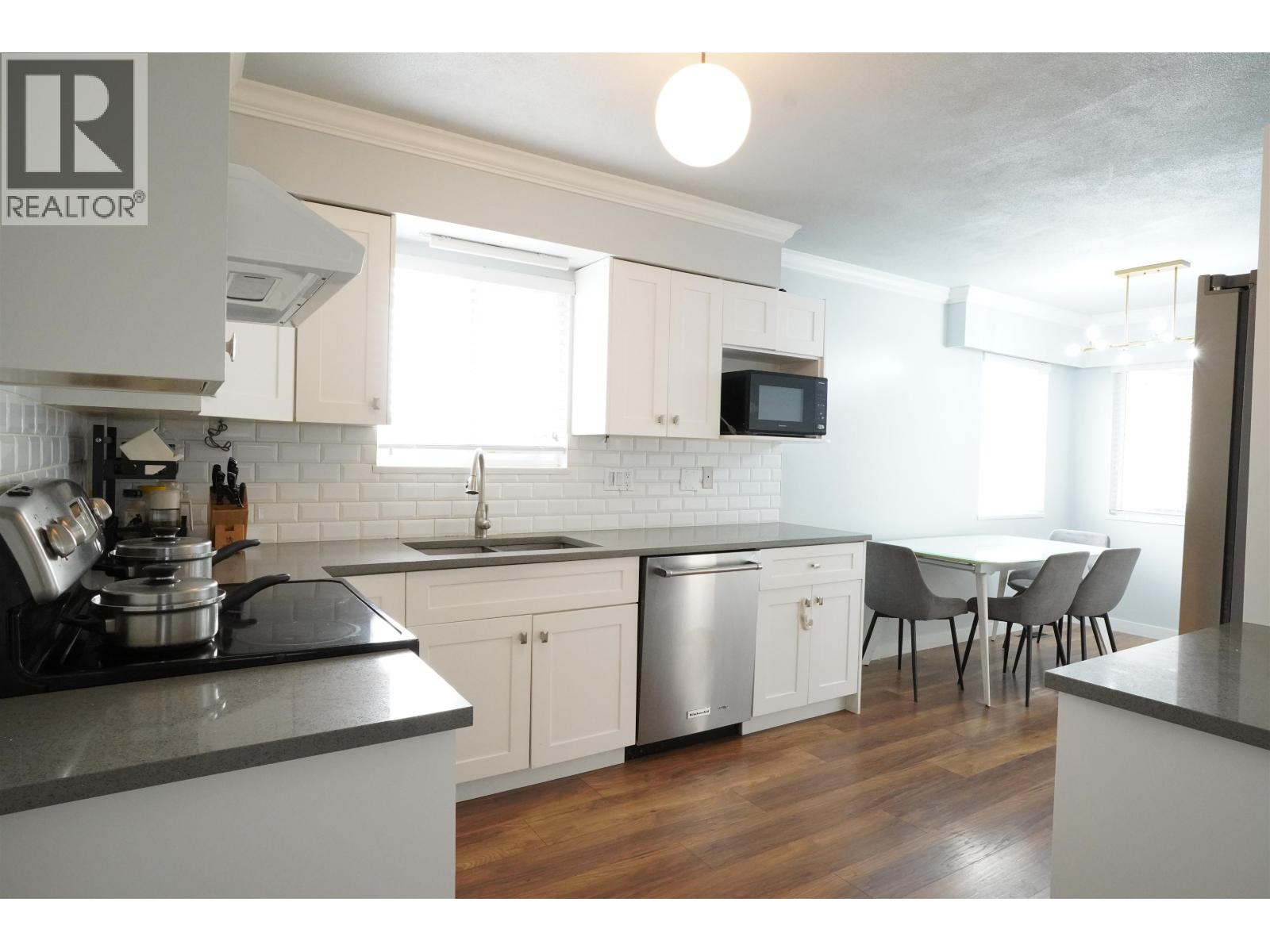 6819 Knight Street Property Photo 2