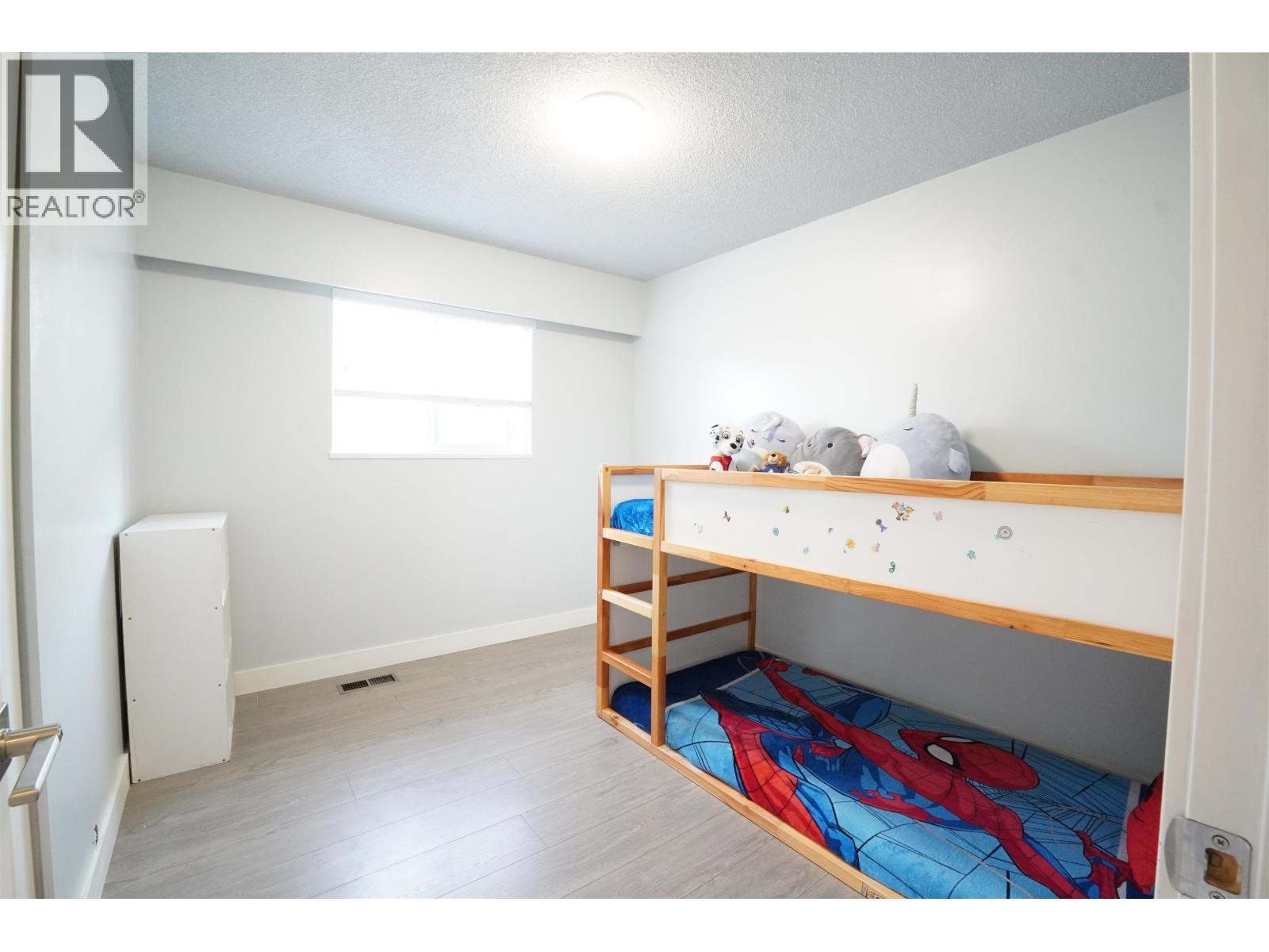 6819 Knight Street Property Photo 5