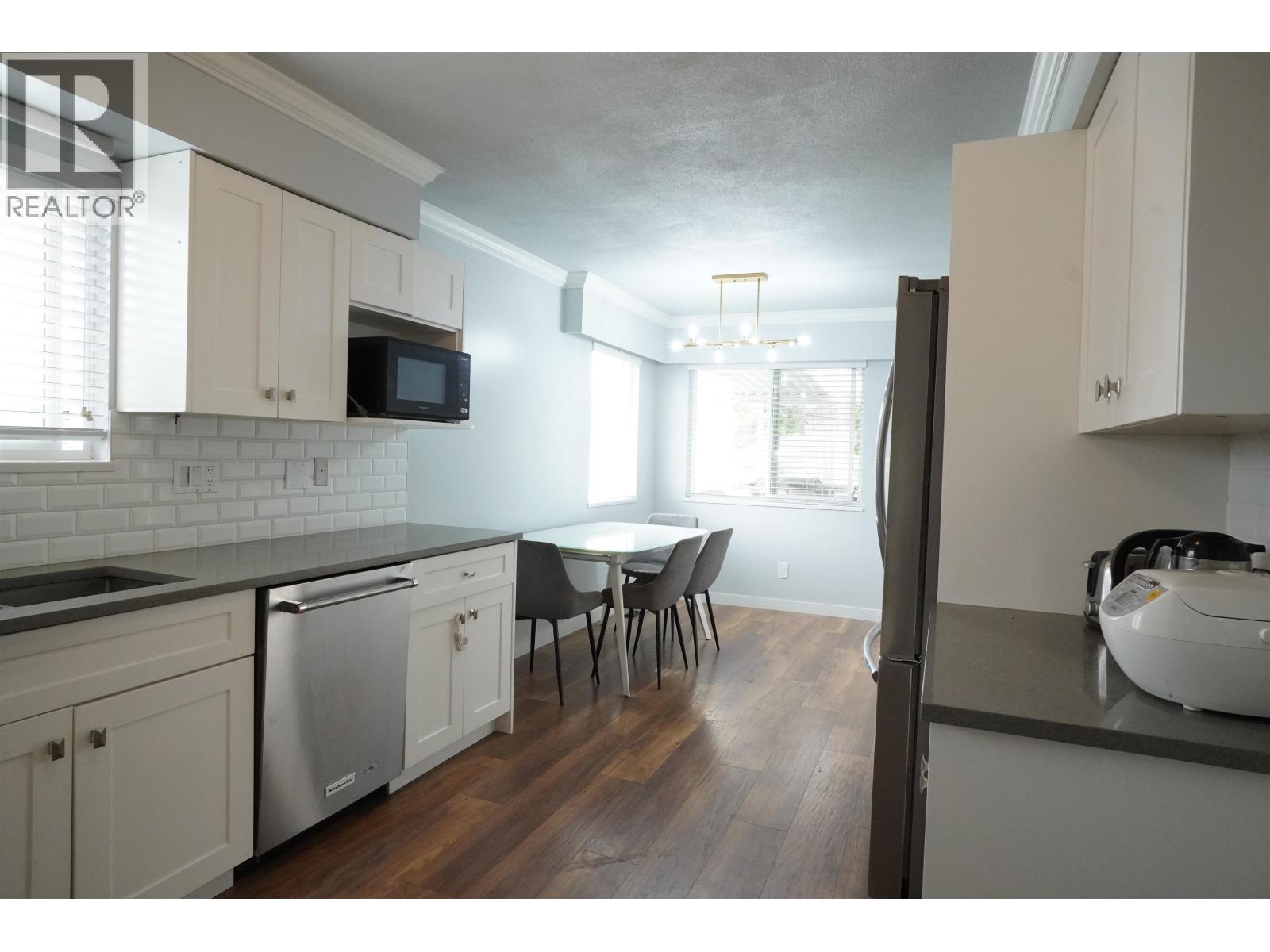 6819 Knight Street Property Photo 11