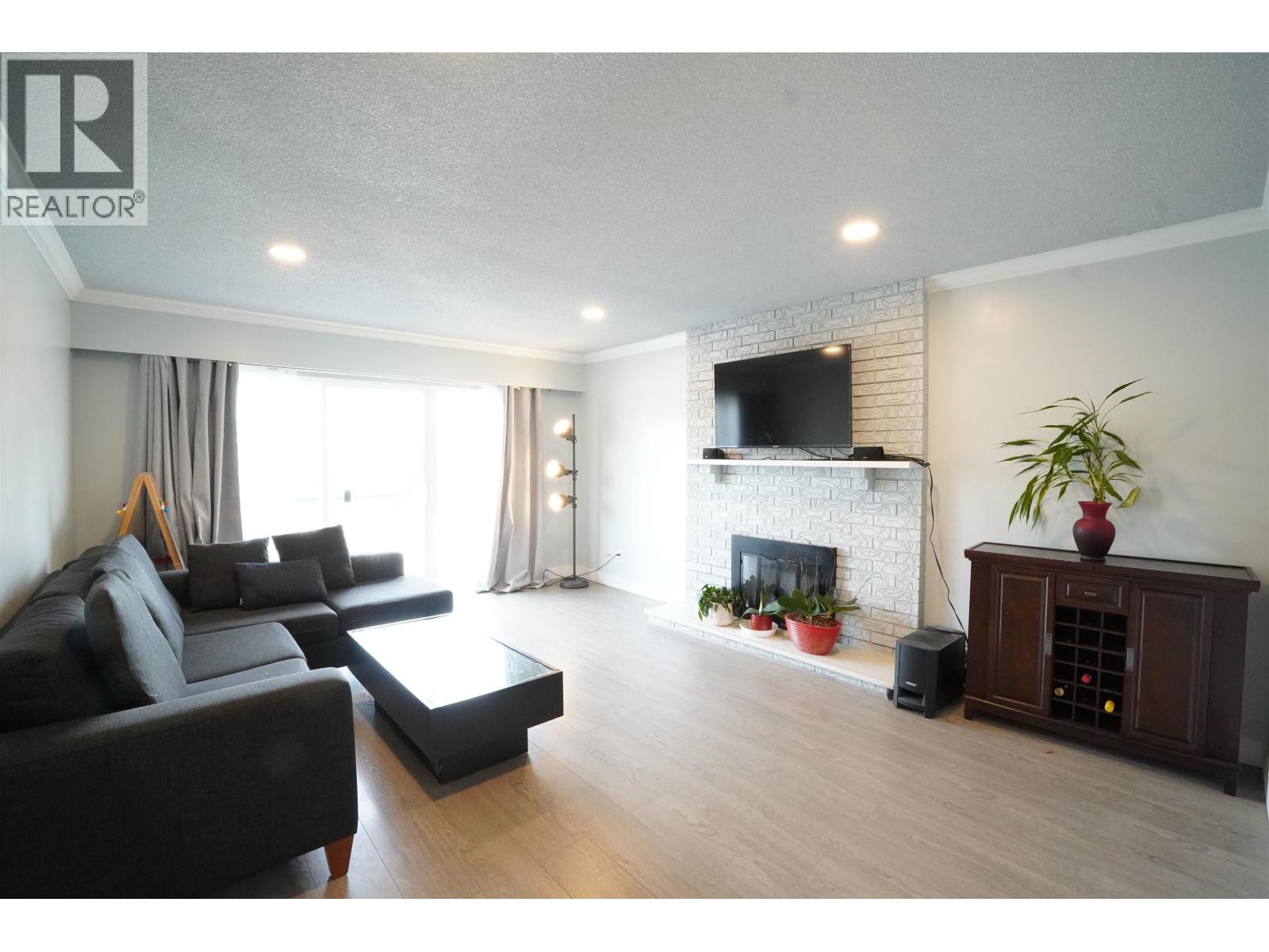 6819 Knight Street Property Photo 18