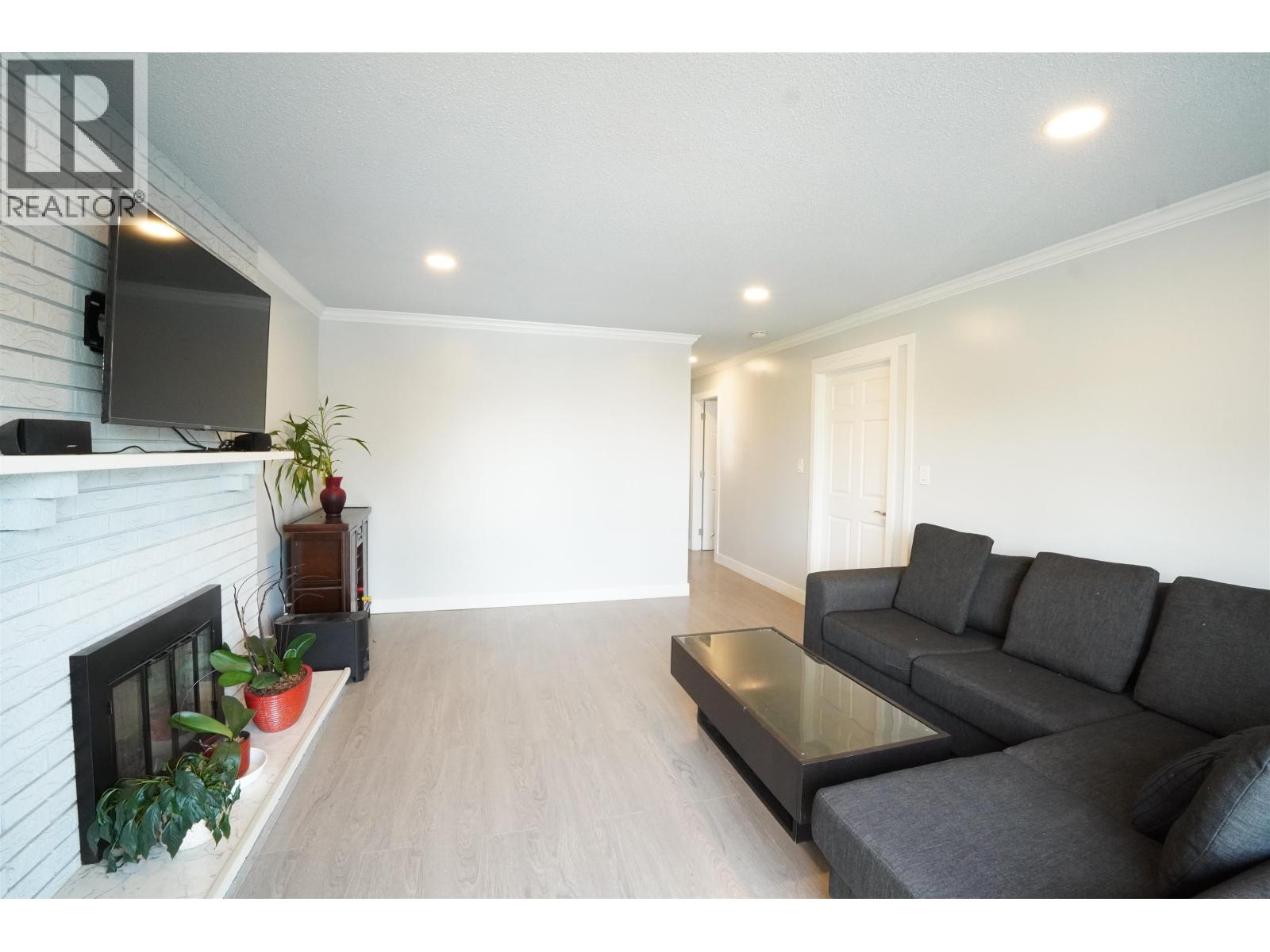 6819 Knight Street Property Photo 20