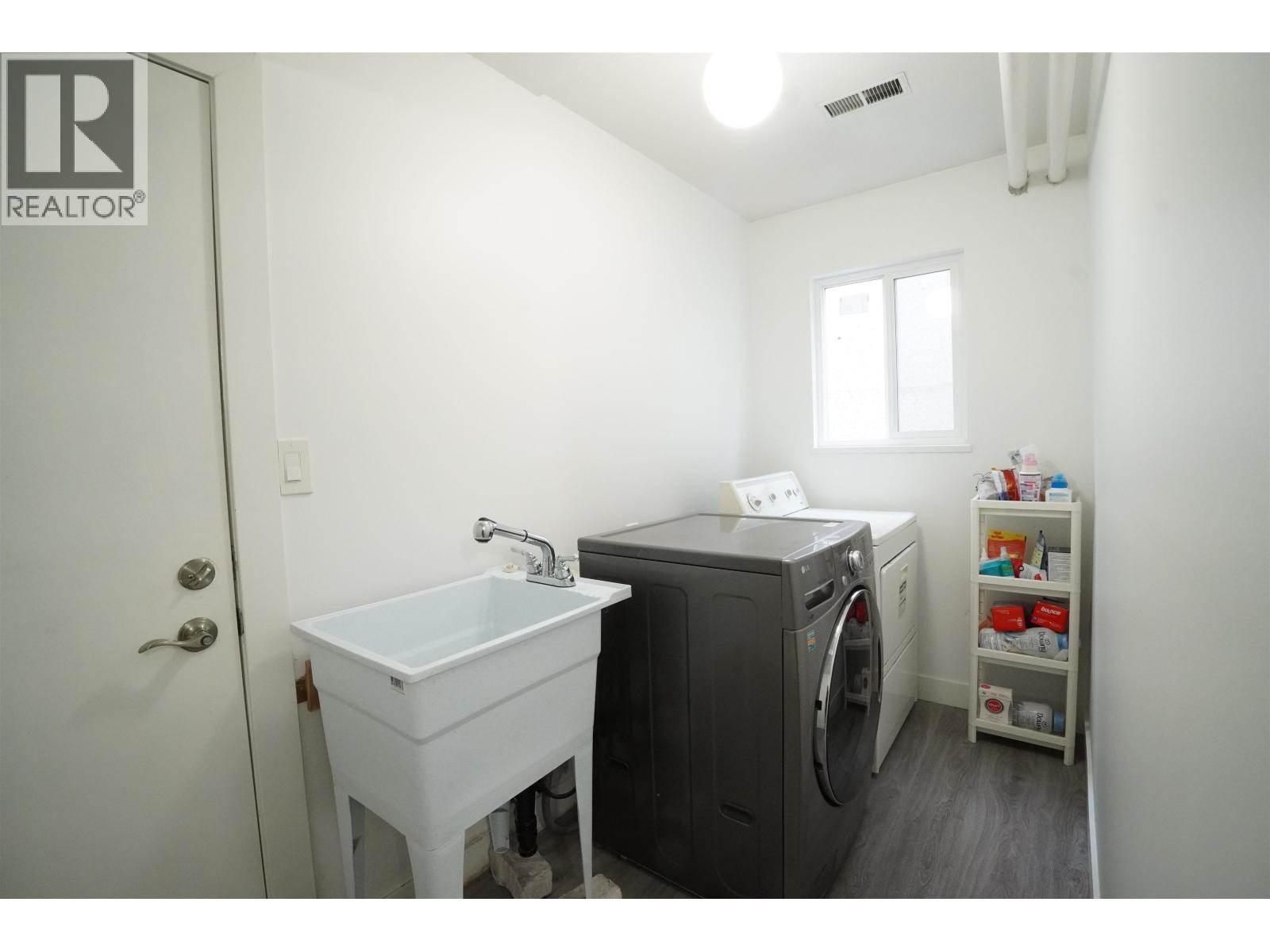 6819 Knight Street Property Photo 28