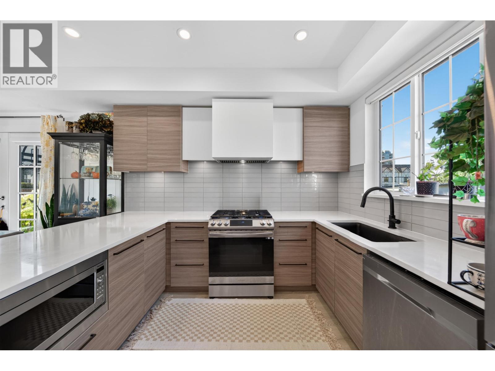 10 8888 Spires Road Property Photo 13