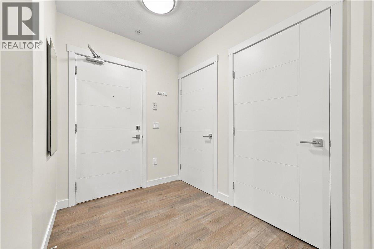 604 707 Como Lake Avenue Property Photo 2