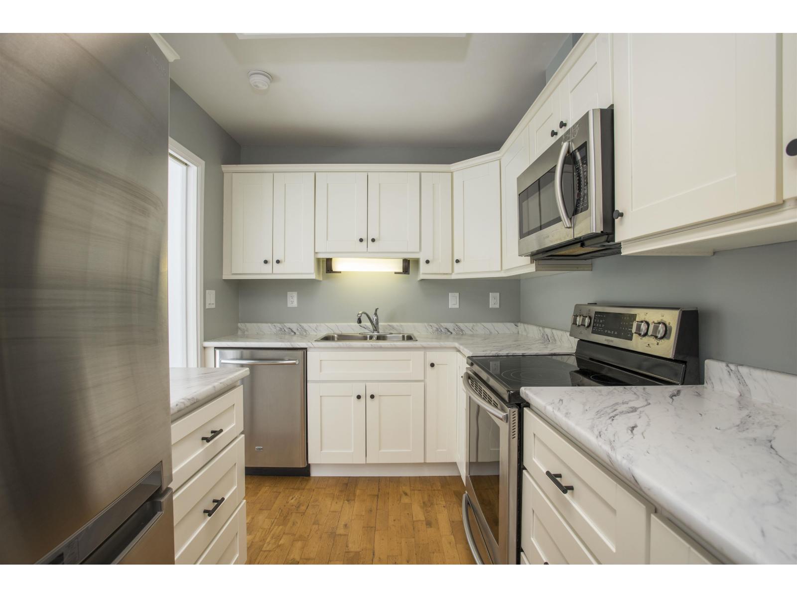310 1437 Foster Street Property Photo 11