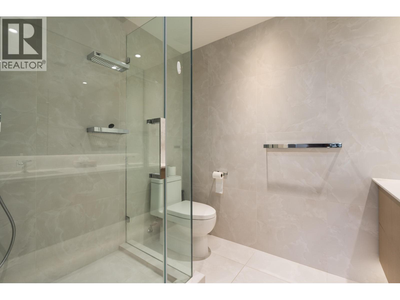 308 5089 Quebec Street Property Photo 15