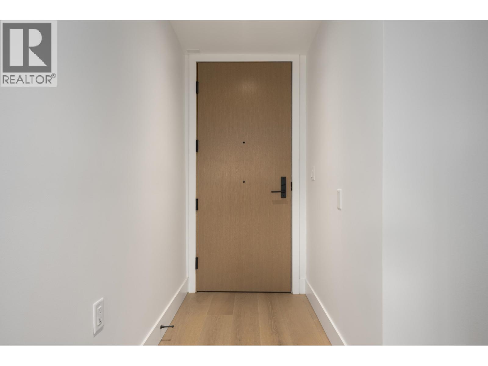 308 5089 Quebec Street Property Photo 24