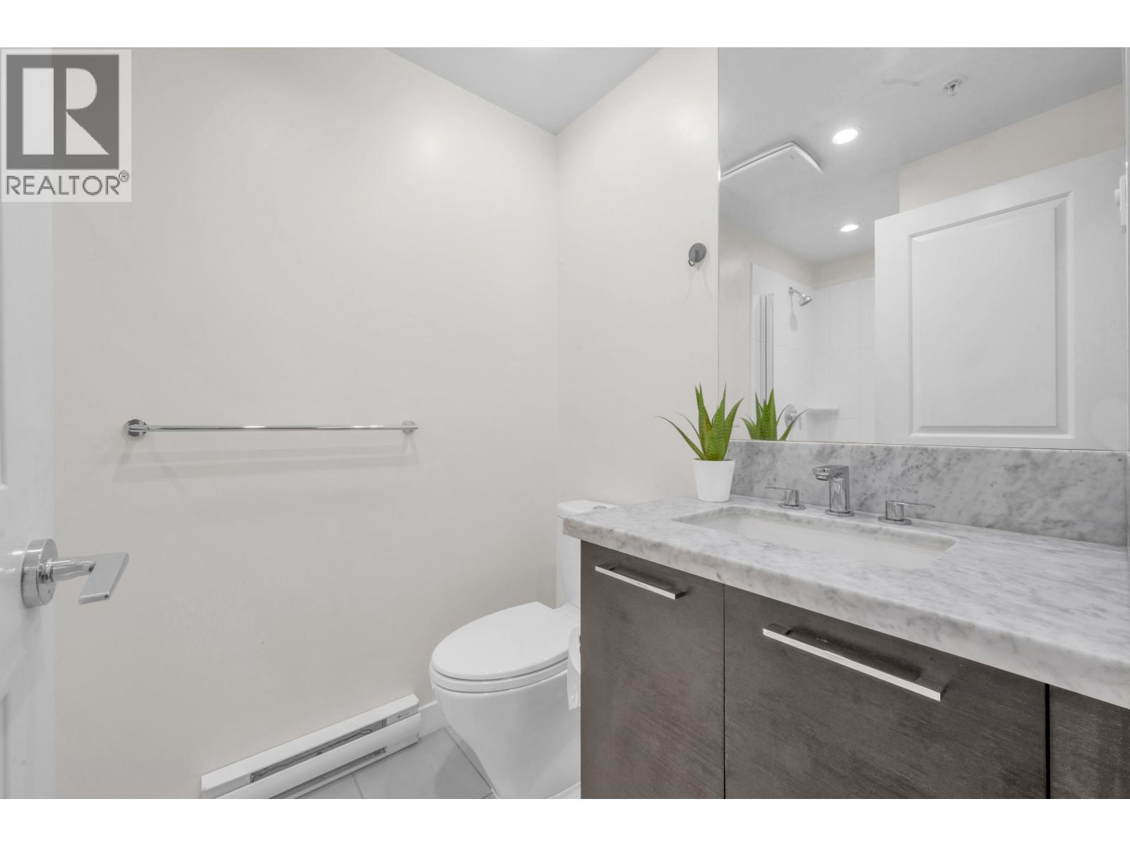 908 4880 Bennett Street Property Photo 20
