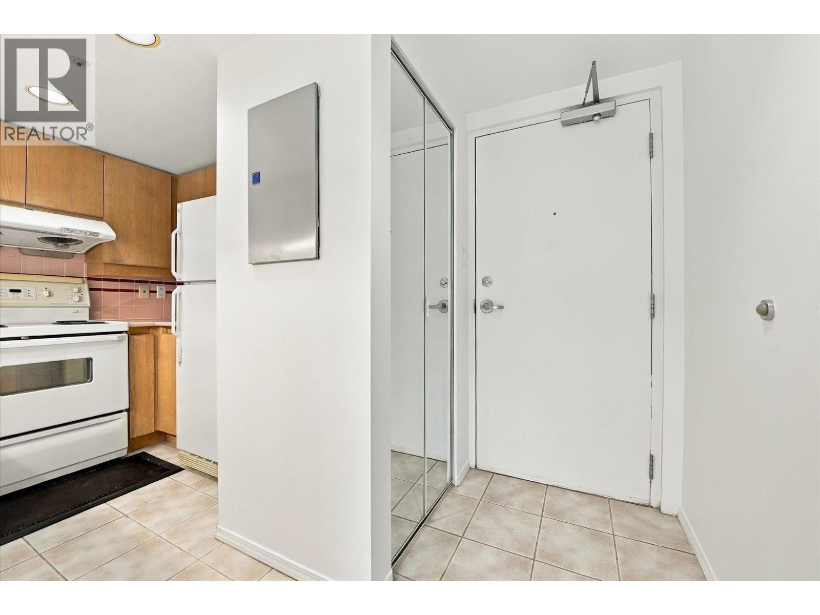 603 183 Keefer Place Property Photo 2