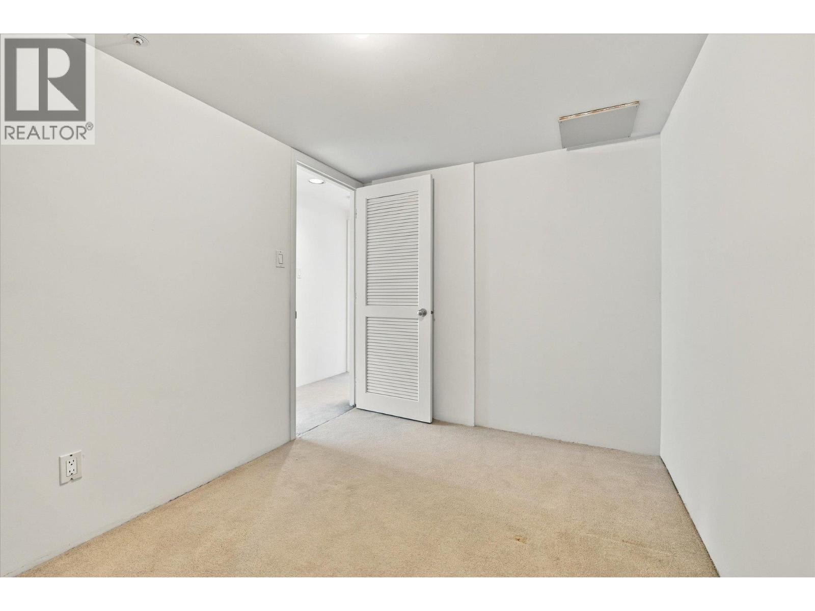 603 183 Keefer Place Property Photo 12