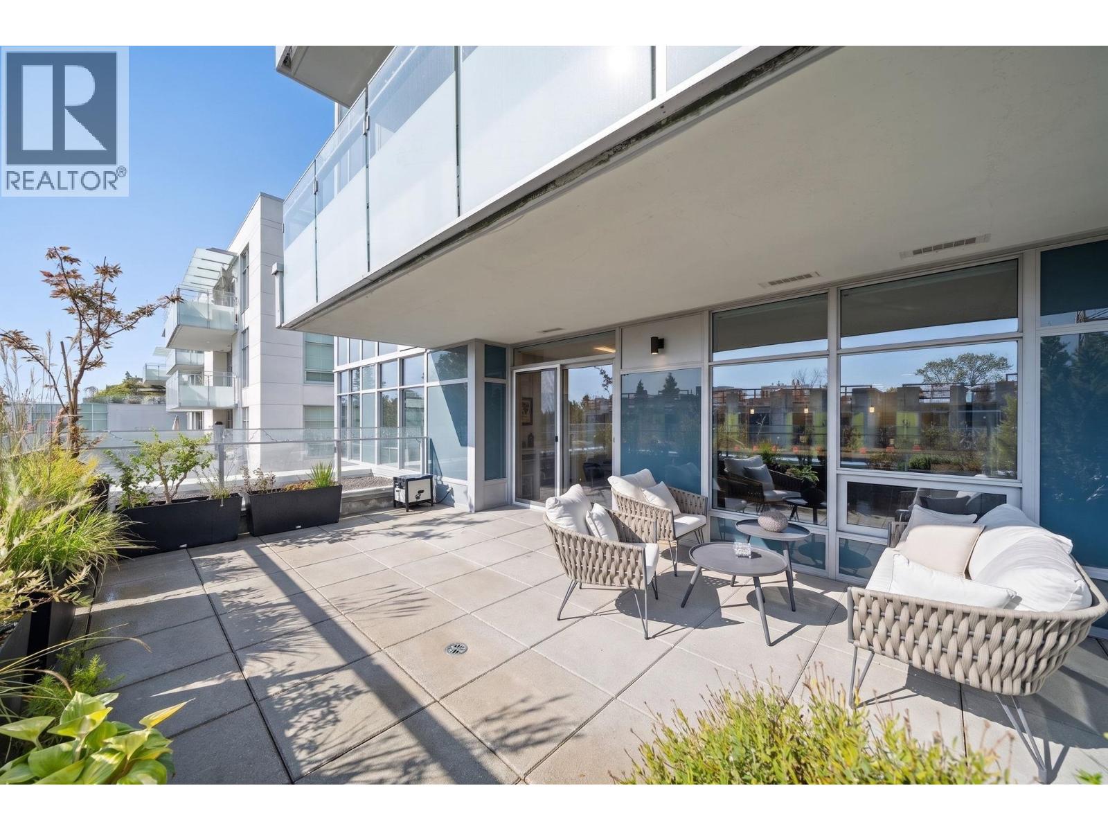 401 5033 Cambie Street Photo de la propriété 1