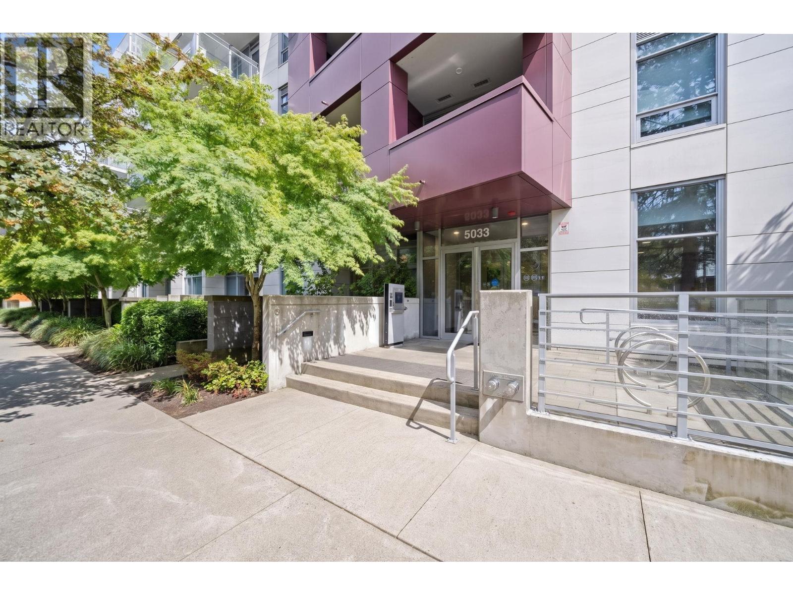 401 5033 Cambie Street Property Photo 2