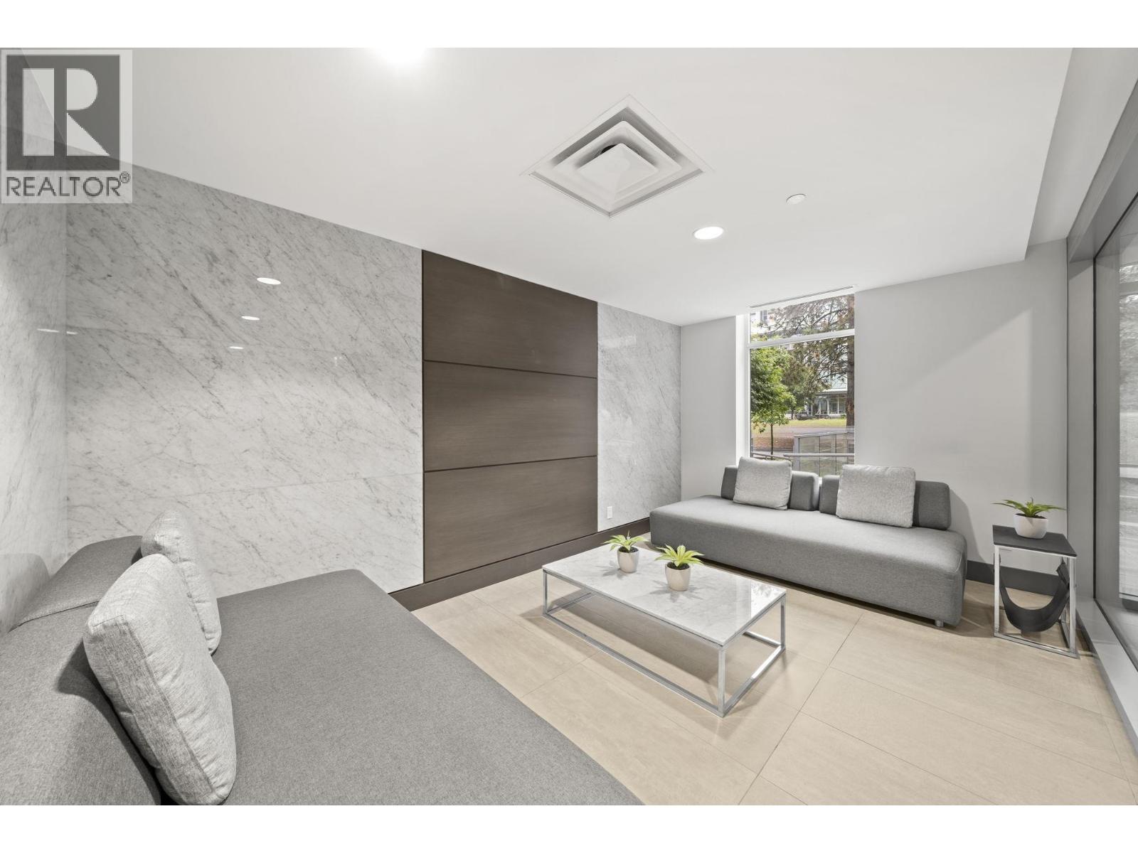 401 5033 Cambie Street Property Photo 3