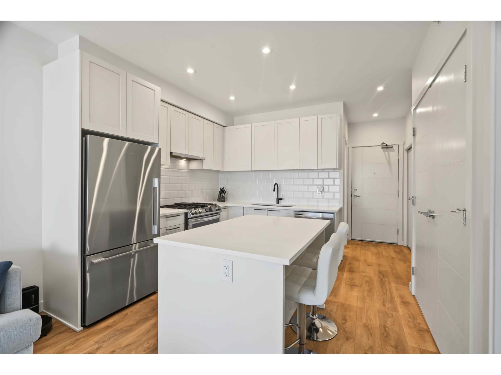 432 5415 Brydon Crescent Property Photo 7