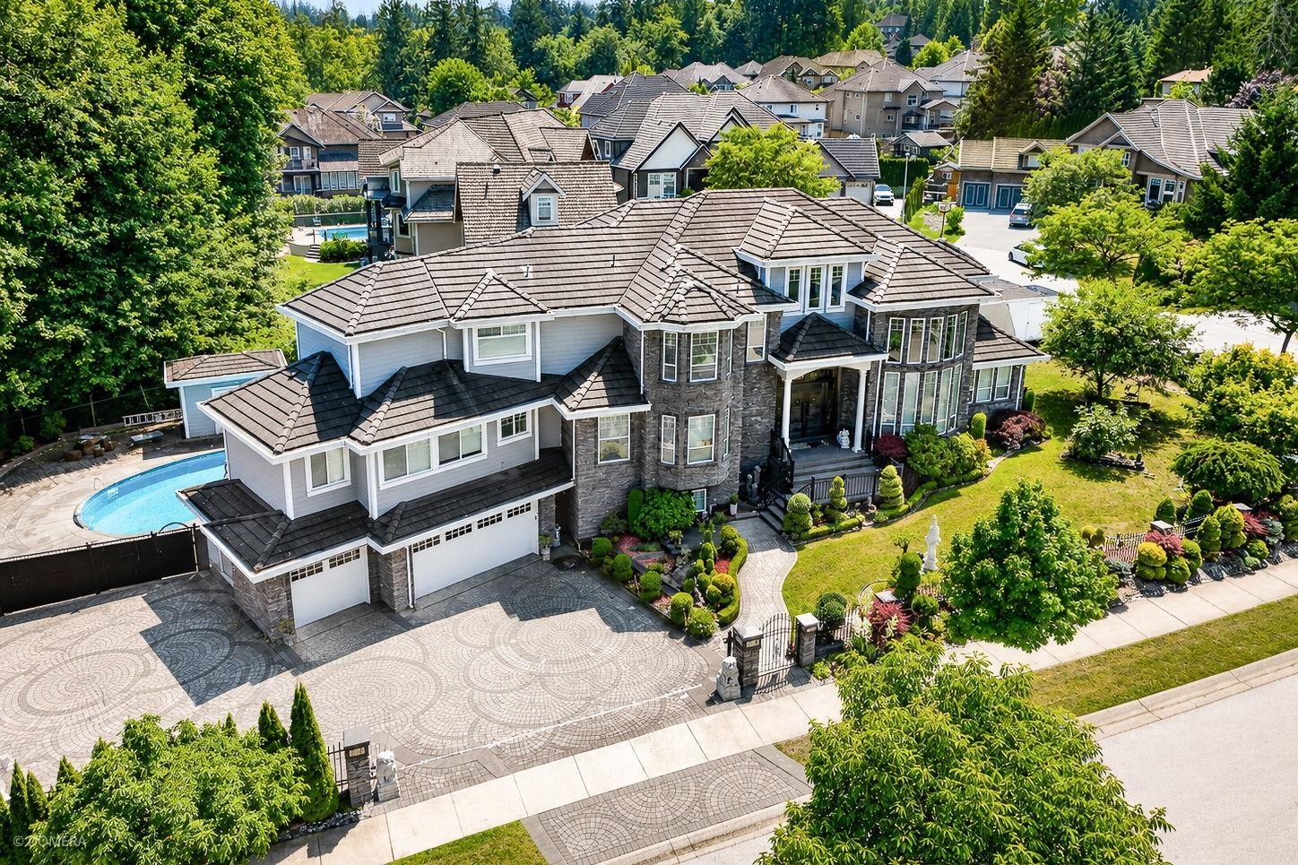 16452 93a Avenue Property Photo 2