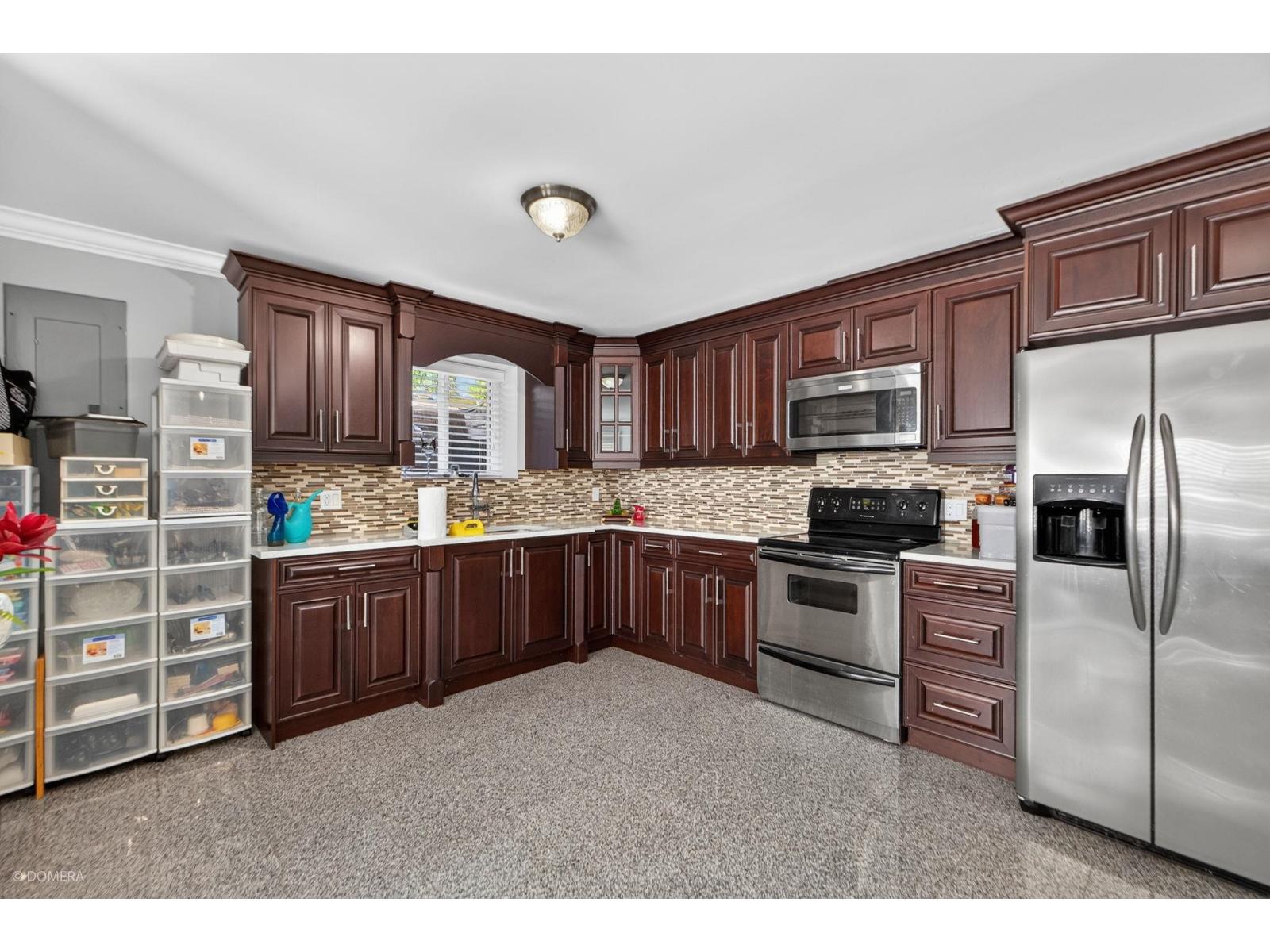 16452 93a Avenue Property Photo 34
