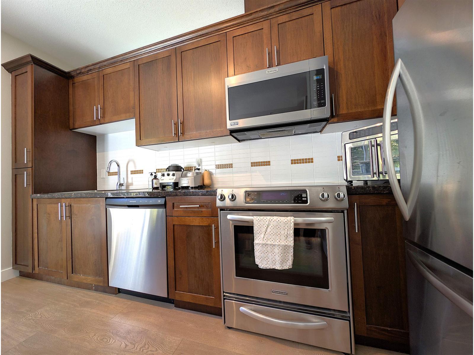 79 20449 66 Avenue Property Photo 6