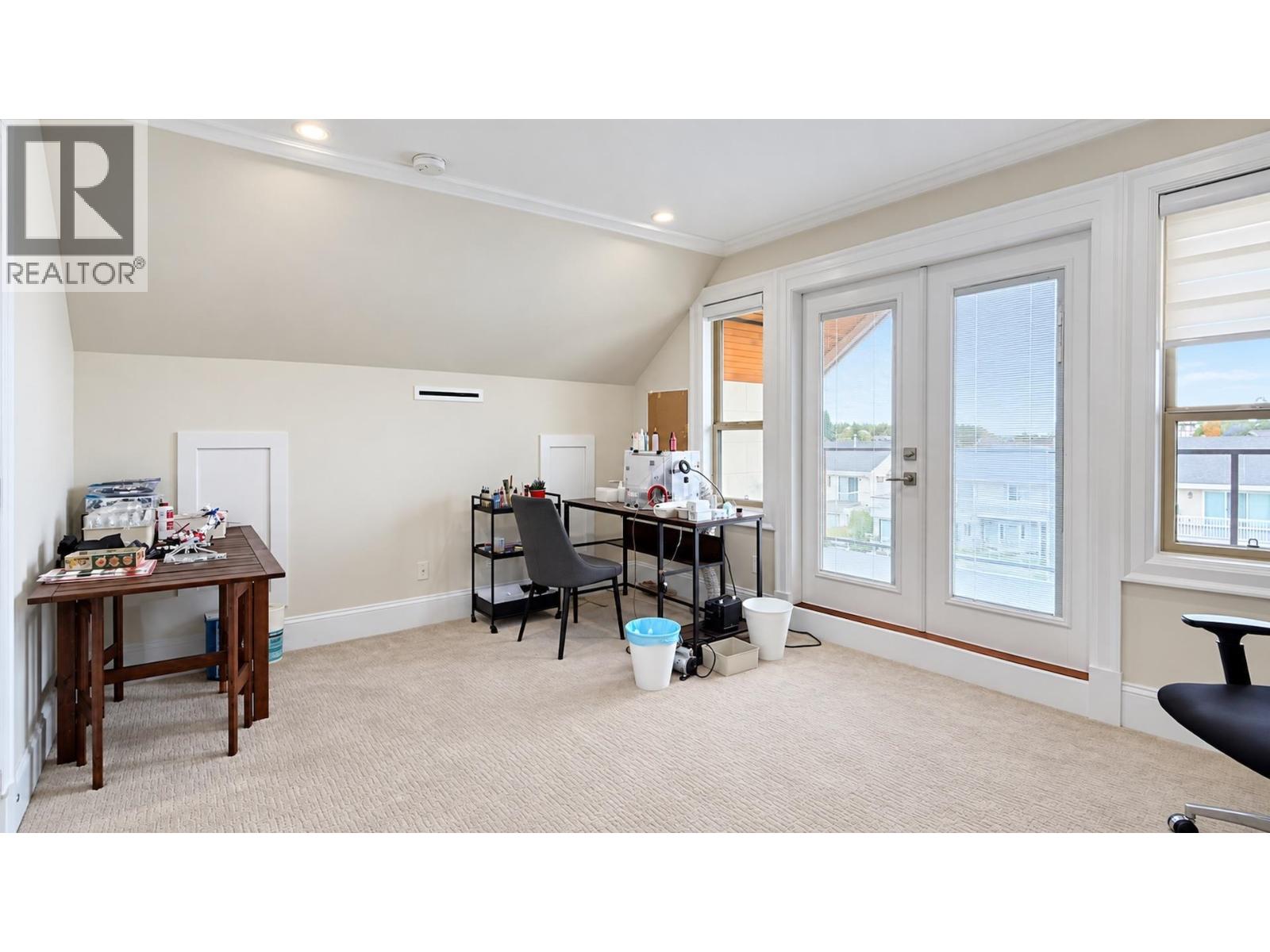 6291 Goldsmith Drive Property Photo 6