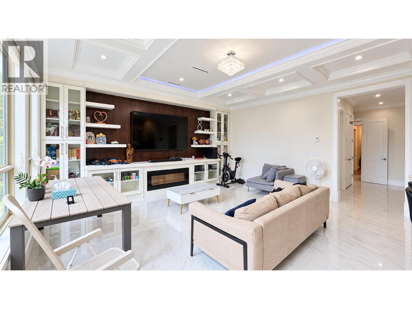 6291 Goldsmith Drive Property Photo 15